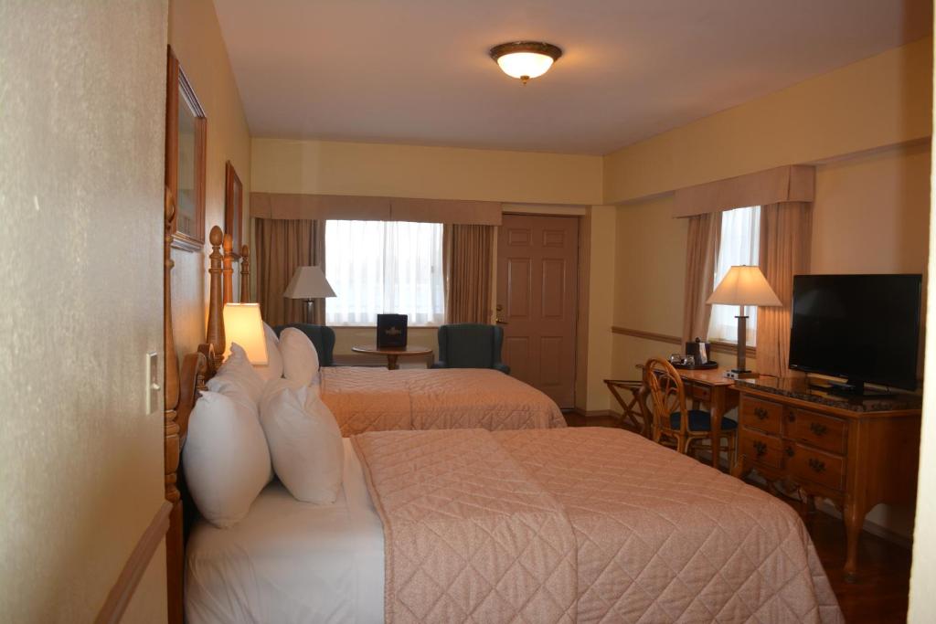 Riveredge Resort Hotel - image 7