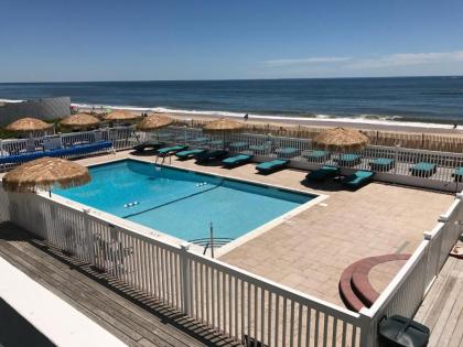 Ocean Surf Resort - image 1