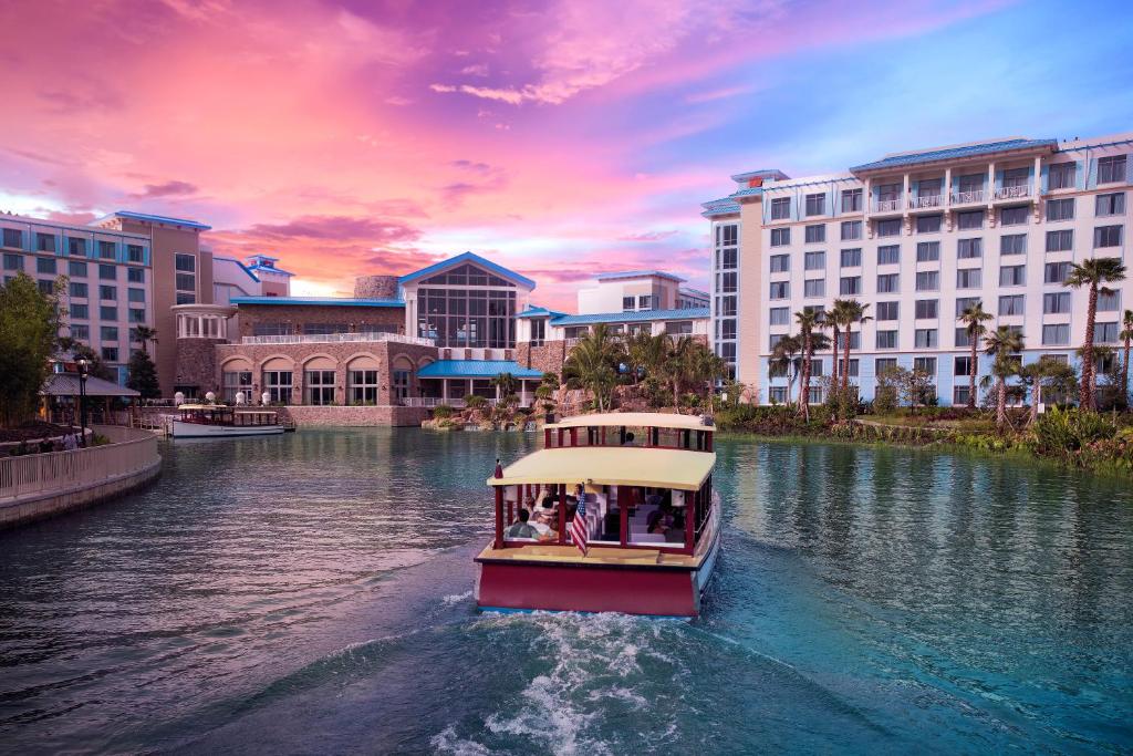 Universal's Loews Sapphire Falls Resort - image 2