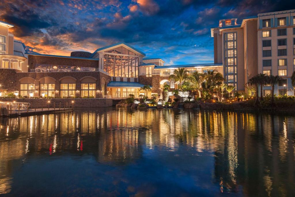 Universal's Loews Sapphire Falls Resort - image 3