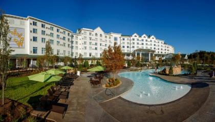 Dollywood's DreamMore Resort and Spa - image 1