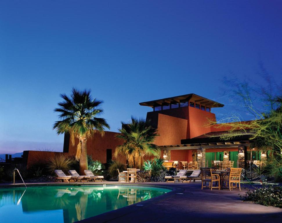 Embarc Palm Desert - main image