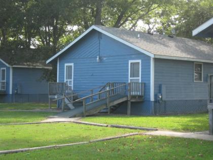 Virginia Landing Camping Resort Cabin 1 - image 1