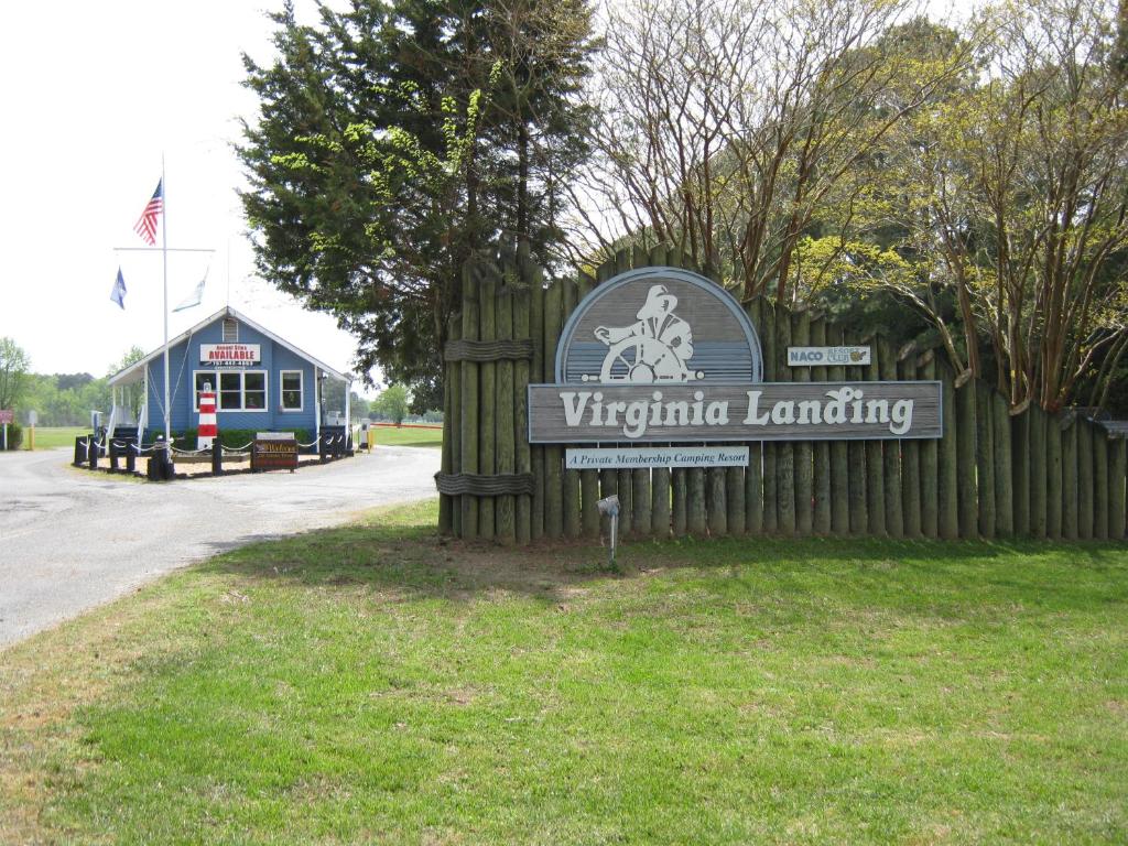 Virginia Landing Camping Resort Cabin 2 - image 5