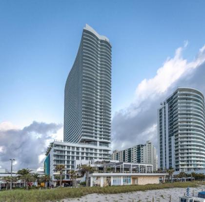 Hyde Resort & Residences - image 9