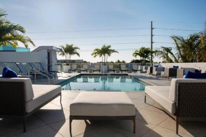 H2O Suites- Adults Only - image 13