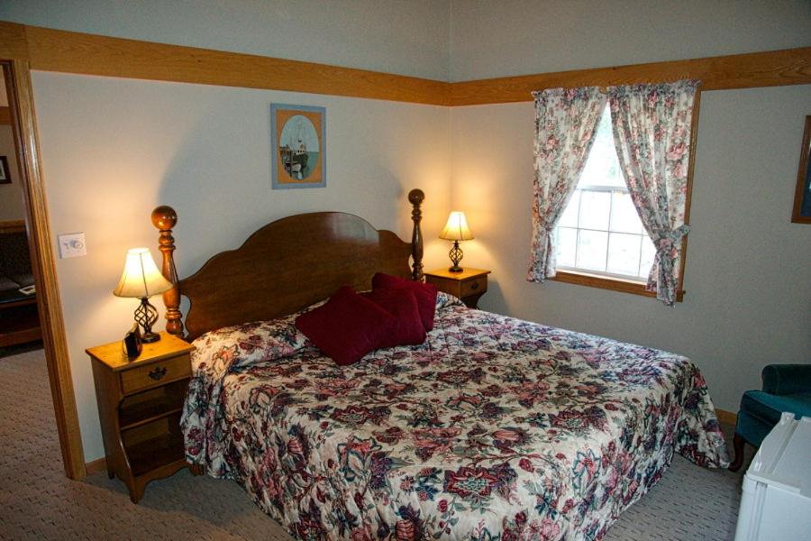 New England Inn & Lodge - image 5