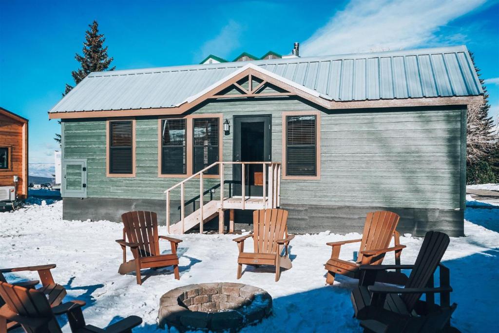 Tiny Homes at Powderhorn Mountain Resort - image 6