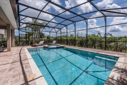 Stylish Home with Water Park Access near Disney - 7497M - image 1