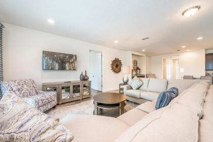 Stylish Home with Water Park Access near Disney - 7497M - image 16