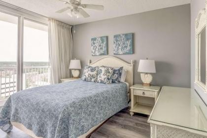 Three Bedroom Majestic Beach Resort Tower 2 1109 - image 12