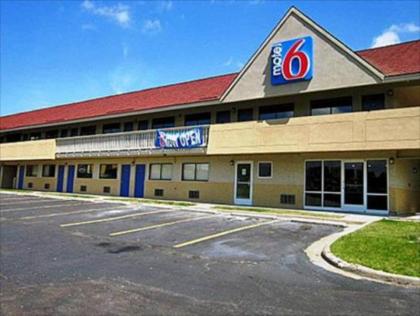 Motel 6-Overland Park KS - image 3