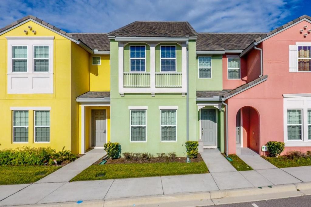 Fabulous Townhome with themed bedroom at Family Resort FE0450 - main image