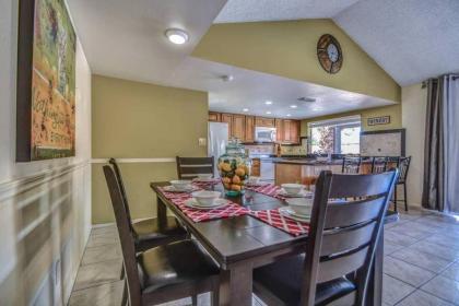 Larkspur Villa - Lovely & Entertaining Hot Tub with pool resort living! - image 17