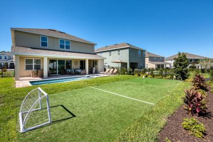 Chic Home with Mini Soccer Field & Golf near Disney - 7715F - image 11