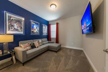 Grand Home with Media Room Air Hockey and Water Park Access - image 19