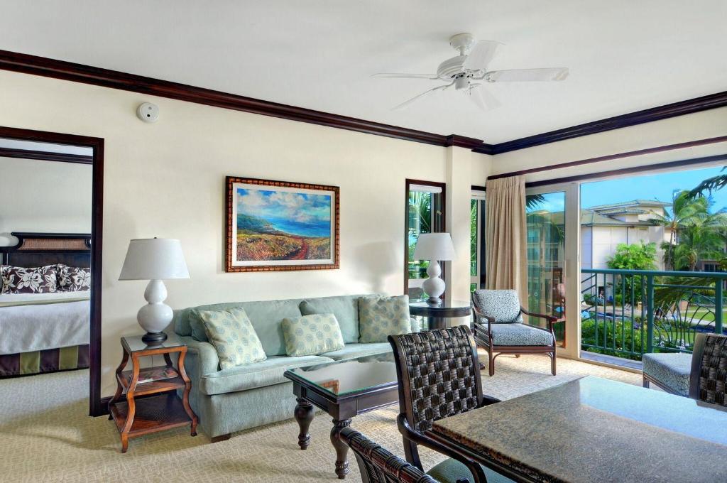 Waipouli Beach Resort Gorgeous Luxury Ocean View & Pool View AC! Sleeps 8 - image 2