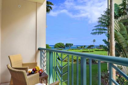 Waipouli Beach Resort Beautiful Ocean View Condo in Coveted Oceanfront H Building! AC Pool - image 1