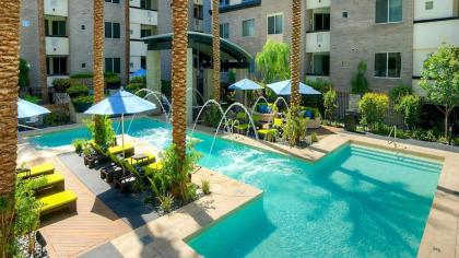 Phoenix Hosp 1 mile-2 bedroom Unit- 24 Hour Resort Pool-Amazing Gym with Parking - image 19