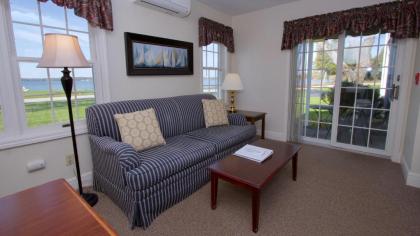 Baileys Harbor Yacht Club Resort - image 12