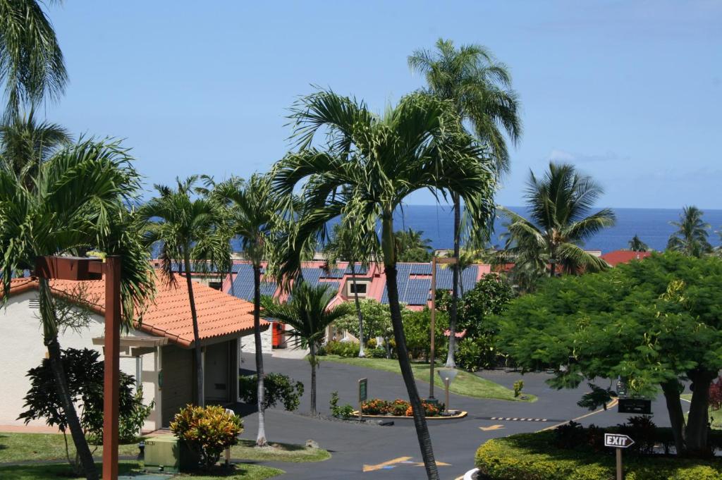 Spacious 1 BR/1 BA Keauhou Gardens condo at Kona Coast Resort - main image