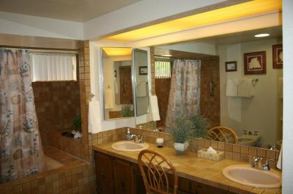 Spacious 1 BR/1 BA Keauhou Gardens condo at Kona Coast Resort - image 20