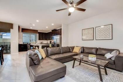 Luxury 4 Bedroom Townhome on Solara Resort Orlando Townhome 3104 - image 9