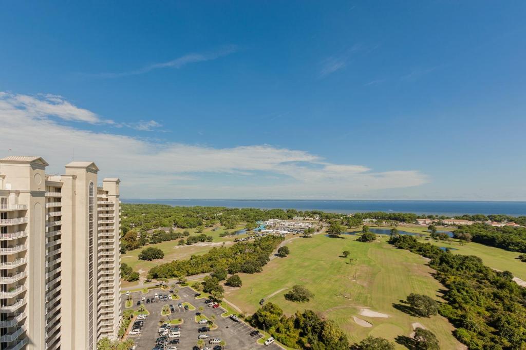 New Listing! Gulf-View Resort with Pool Golf & Gym condo - image 3