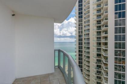 Ocean View 25th floor at Marenas Beach Resort by AmmosFL - image 6