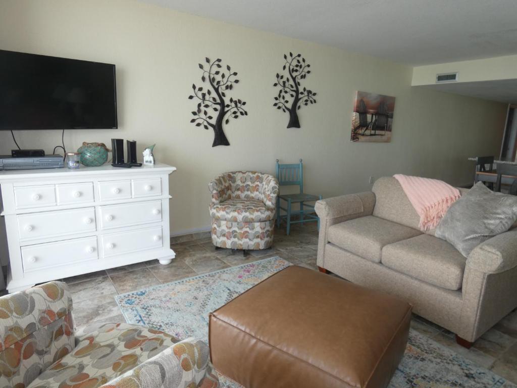 1011 Waters Edge Resort condo - image 3