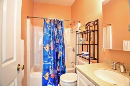 Wells Cottage with Resort Amenities - 1 Mi to Beach! - image 5