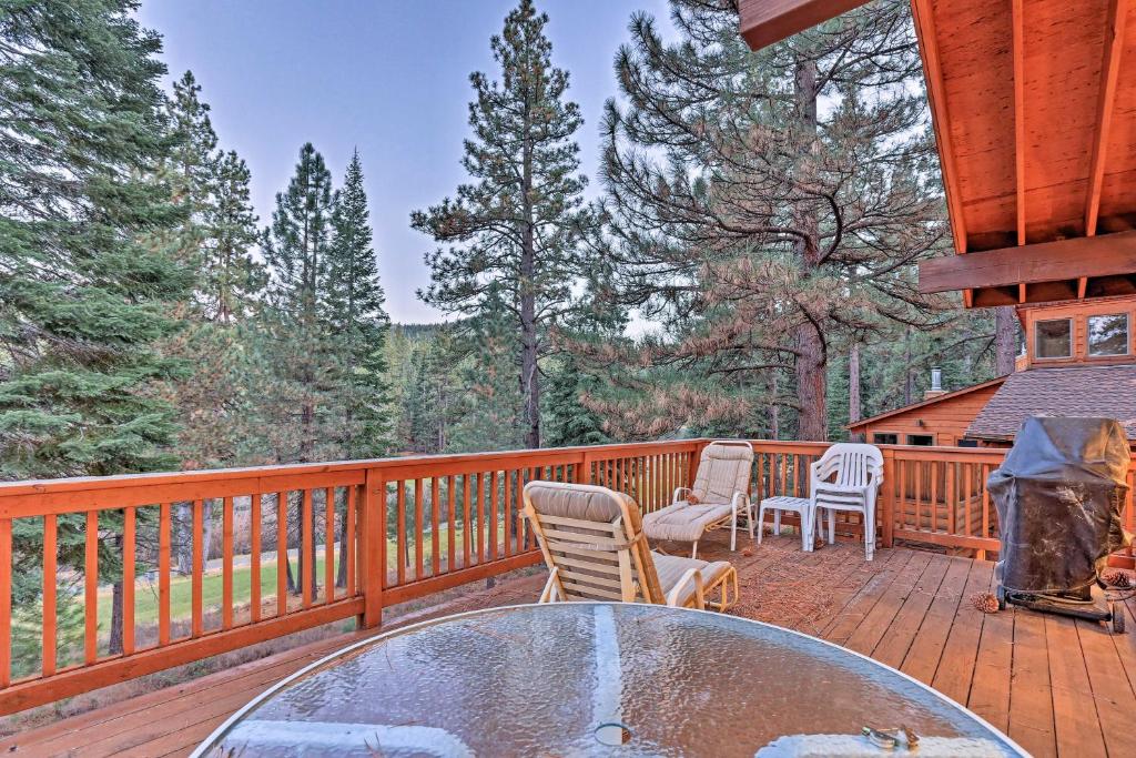 Cabin Near Shuttle and Less Than 2 Mi to Northstar Ski Resort - main image