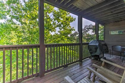 Pigeon Forge Resort Studio Cabin on Dollywood Ln! - image 13