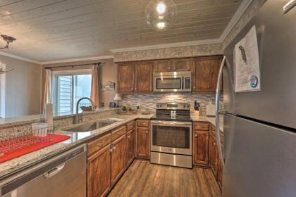 Beech Mountain Resort Condo - 5 Mins to Skiing! - image 16