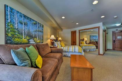 Ski-In and Ski-Out Solitude Resort Condo with Mtn Views! - image 2