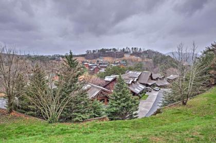 Pigeon Forge Resort Log Cabin - Steps to Dollywood - image 14