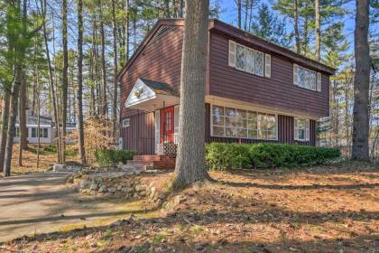 N Conway Home with Porch -Walk to Cranmore Mtn Resort - image 7