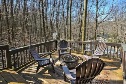 Cozy Beech Mountain Family Retreat with 2 Decks! - image 14