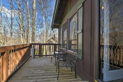 Cozy Beech Mountain Family Retreat with 2 Decks! - image 5