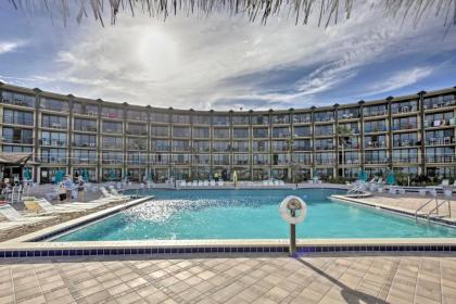 Oceanfront Resort Condo Steps to Daytona Beach! - image 8