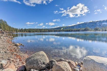 Lovely Tahoe Resort Cabin with Trails Hot Tub Access - image 14