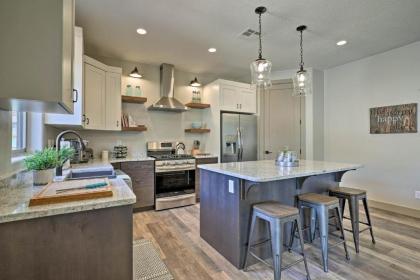 Kanab Home with Resort Amenities - Drive to Zion! - image 18