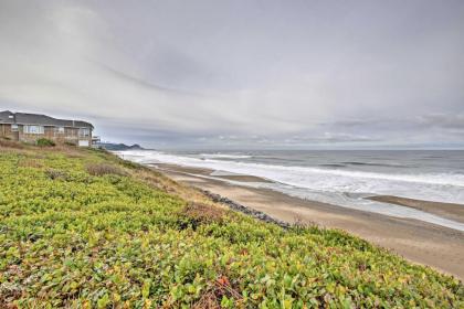 Spacious Resort Condo - Steps to Lincoln Beach! - image 3