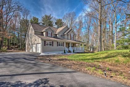 Tannersville House with Bar and Deck 2Mi to Ski Resort - image 5