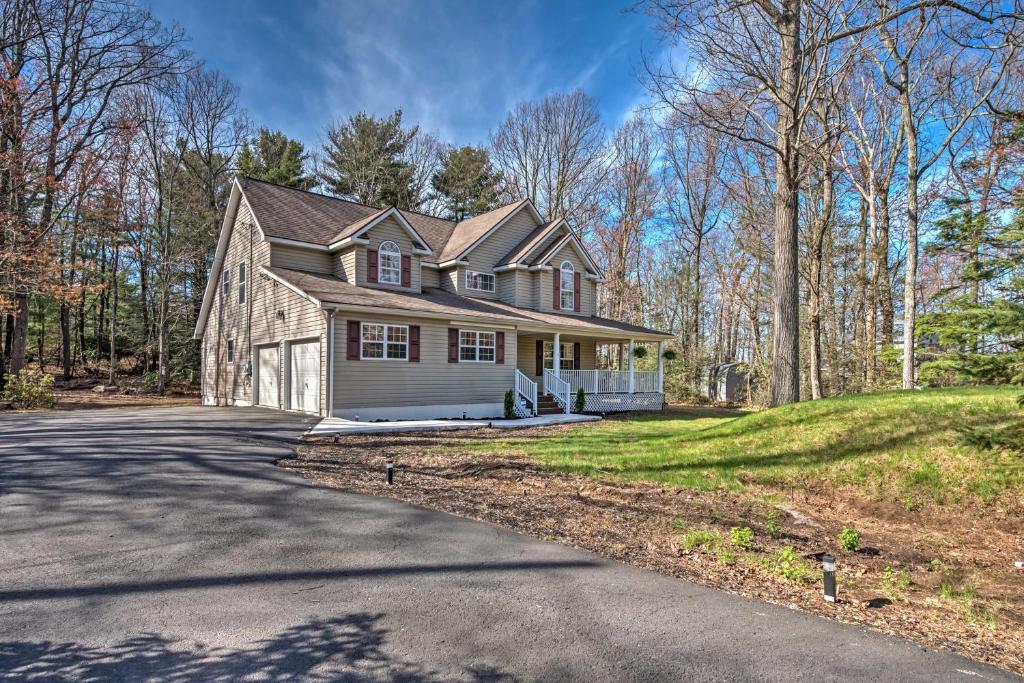 Tannersville House with Bar and Deck 2Mi to Ski Resort - image 5