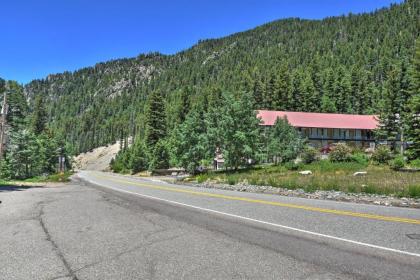 Cozy Streamside Studio 1 Mi From Taos Ski Resort! - image 11