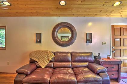 Cozy Streamside Studio 1 Mi From Taos Ski Resort! - image 6