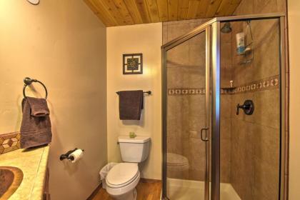 Cozy Streamside Studio 1 Mi From Taos Ski Resort! - image 9