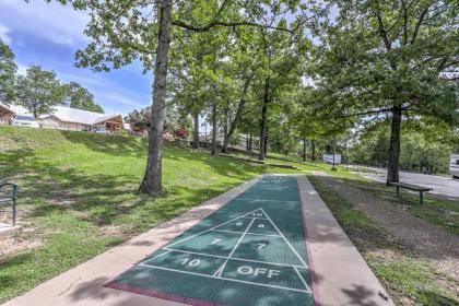 Renovated Resort Retreat about 3Mi to Downtown Branson! - image 14