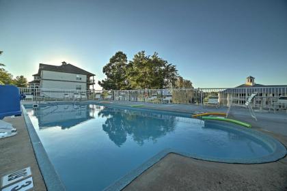 Renovated Resort Retreat about 3Mi to Downtown Branson! - image 16